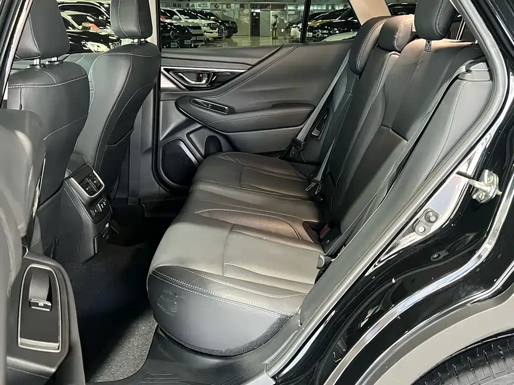 Subaru Outback 2022 — фото 16
