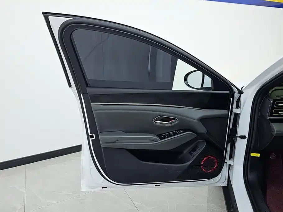 BYD Qin L 2025 — фото 7