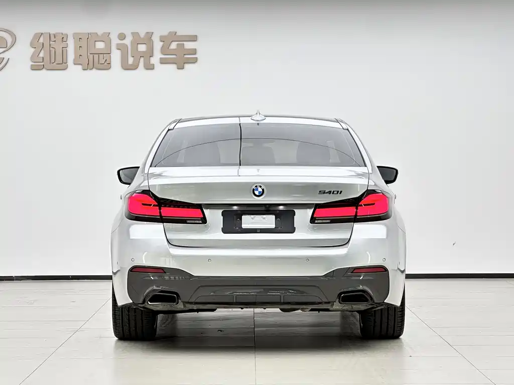 BMW 5 Series 2023 — фото 17
