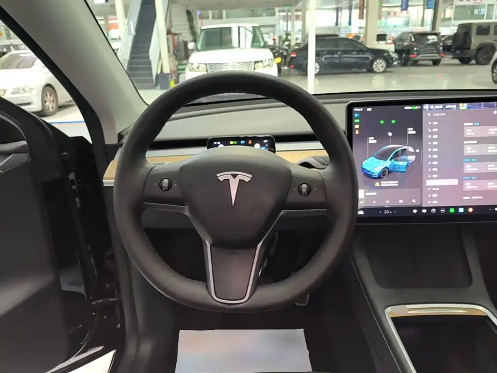 Tesla Model Y 2022 — фото 11