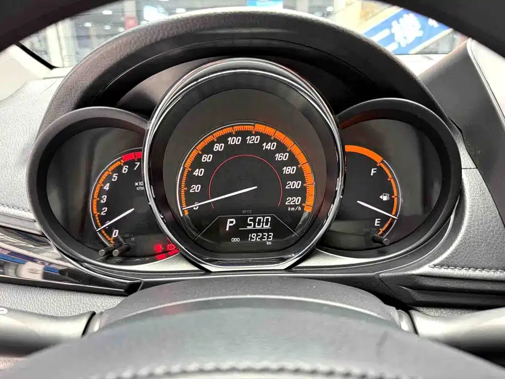 Toyota Yaris L 2022 — фото 14