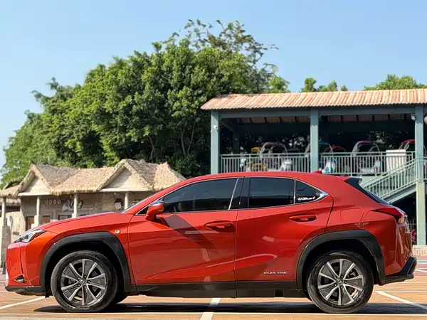 Lexus UX New Energy 2020
