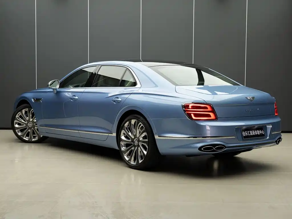 Bentley Flying Spur 2023 — фото 5