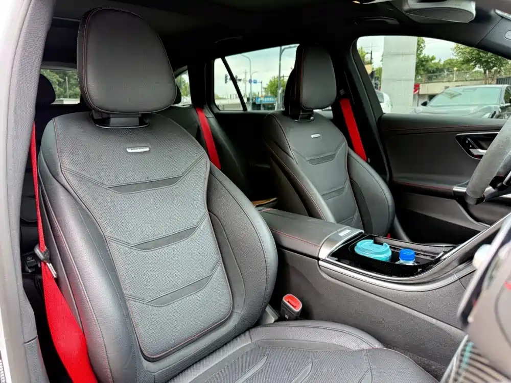 Mercedes-Benz C-Class AMG 2025 — фото 14