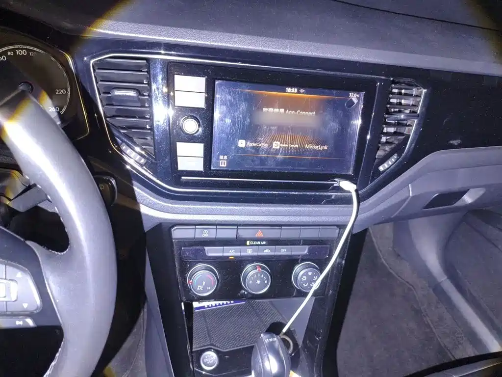Volkswagen T-Roc 2019