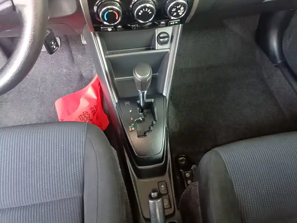 Toyota Yaris L 2018 — фото 14