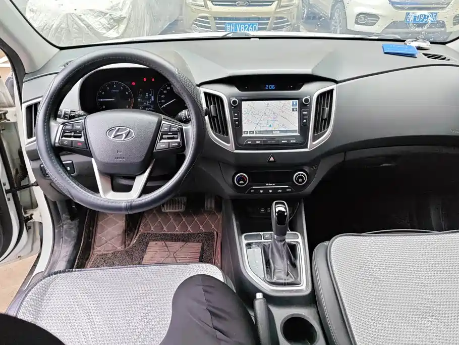 Hyundai ix25 2015 — фото 12