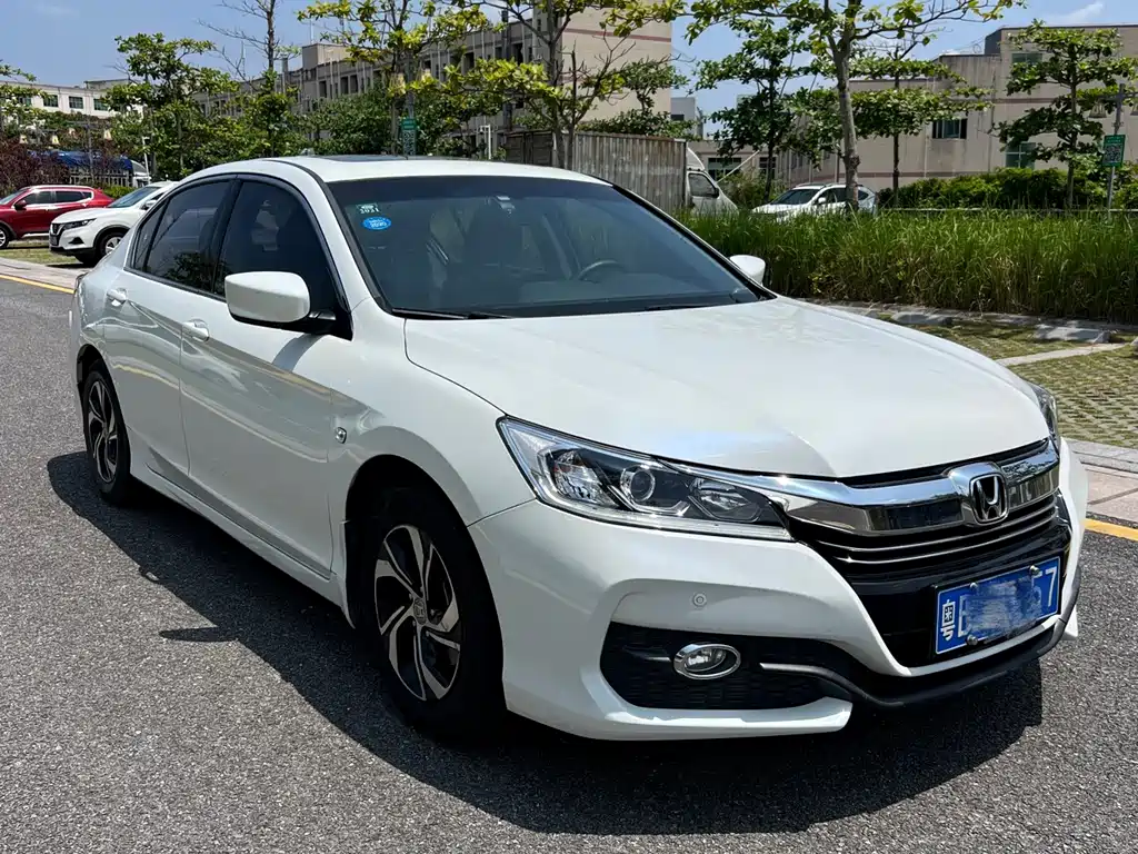Honda Accord 2017 — фото 2