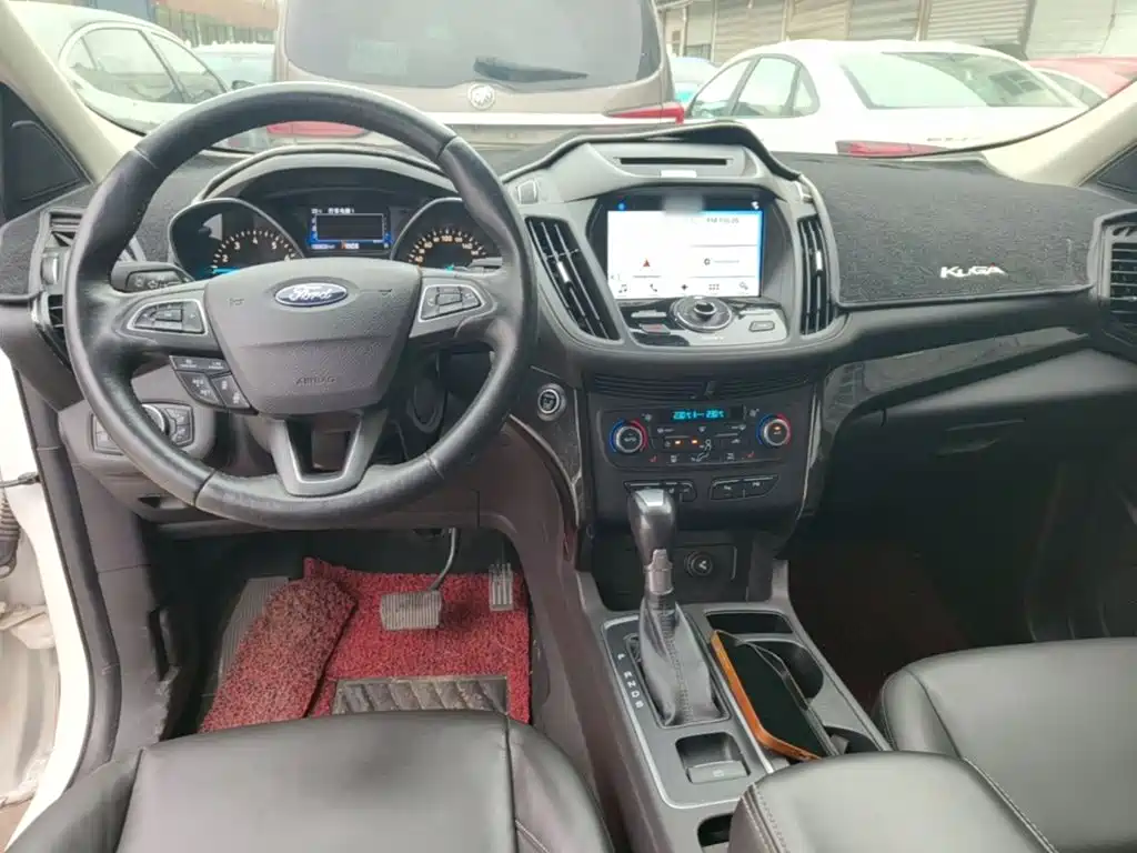 Ford Kuga 2017 — фото 10