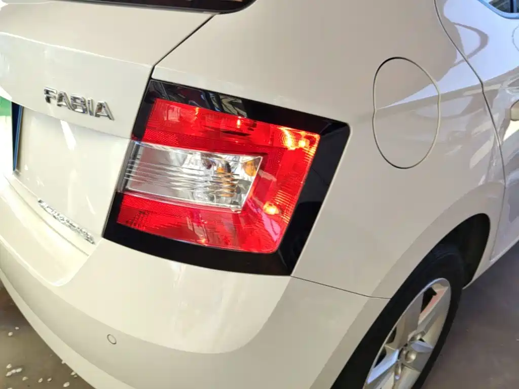 Skoda Fabia 2017 — фото 24