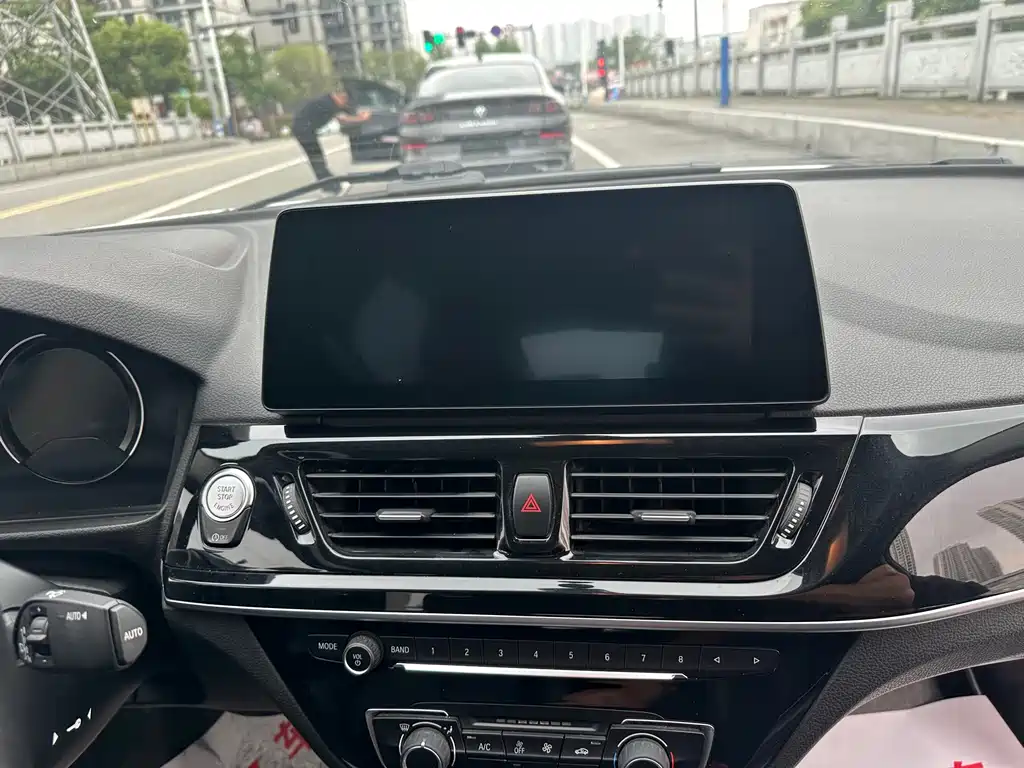 BMW 1 Series 2021 — фото 14