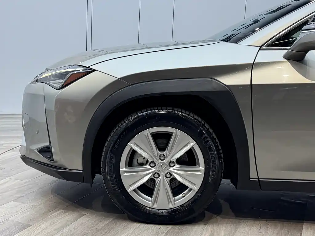 Lexus UX 2021 — фото 26