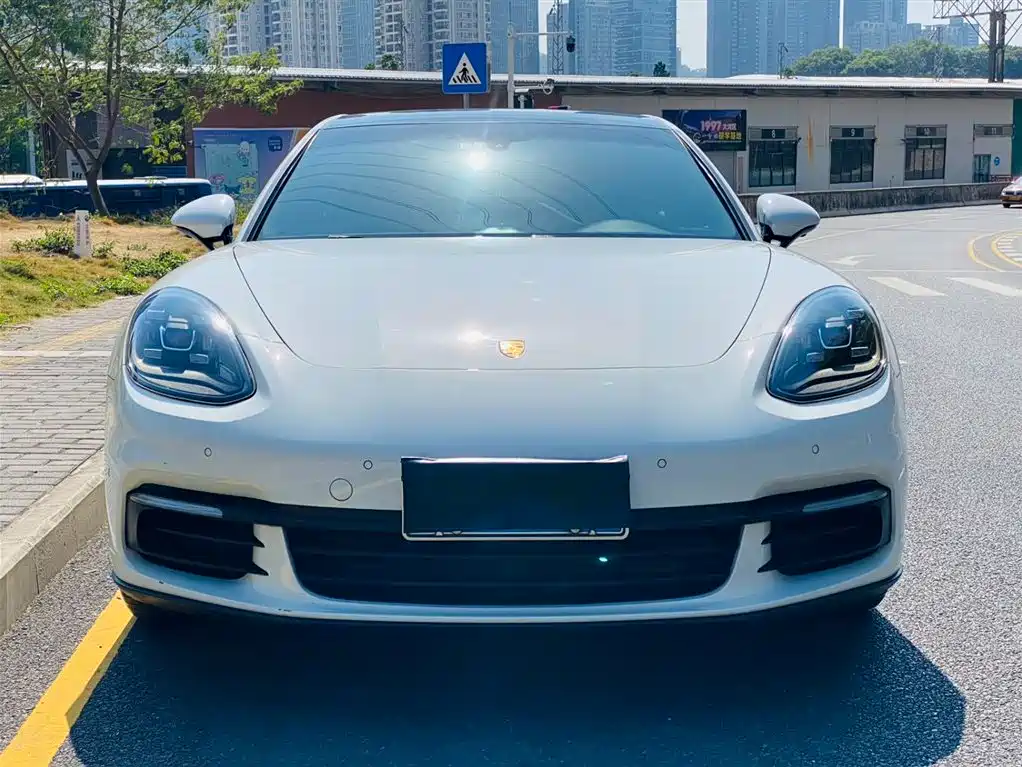 Porsche Panamera 2019 — фото 2
