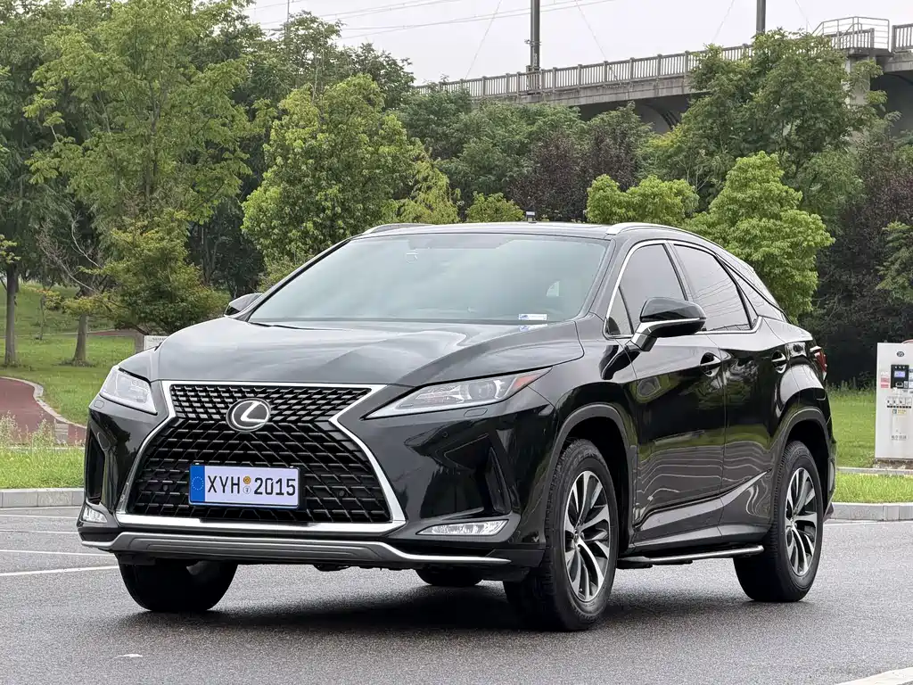 Lexus RX 2020 — фото 1