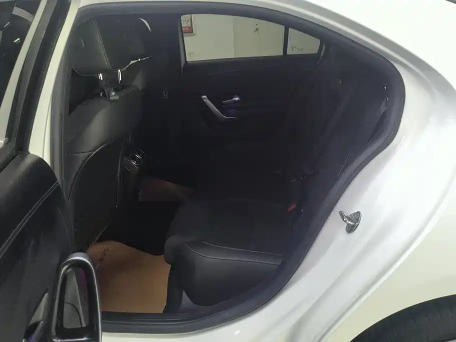 Mercedes-Benz A-Class 2023 — фото 11