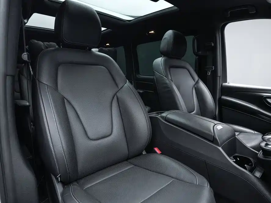 Mercedes-Benz V-Class 2019 — фото 13