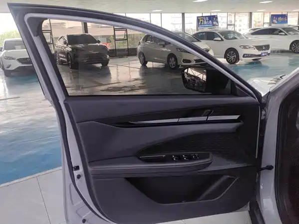 Changan UNI-V 2024