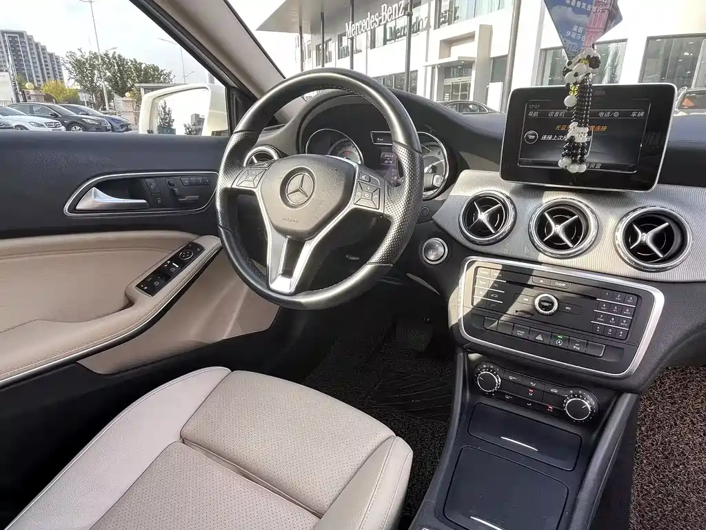 Mercedes-Benz GLA 2016 — фото 11