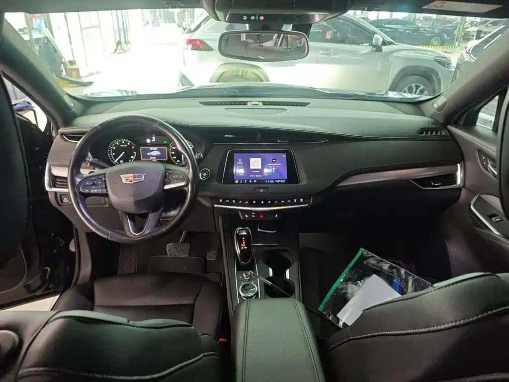 Cadillac XT4 2020 — фото 13