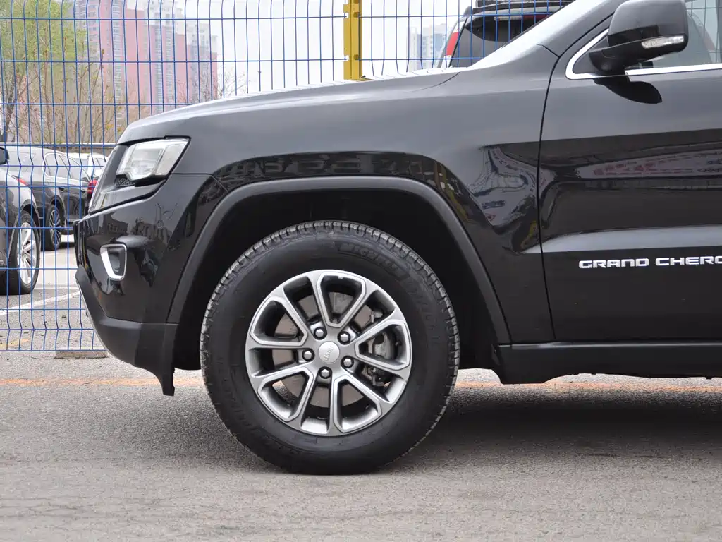 Jeep Grand Cherokee 2014 — фото 16