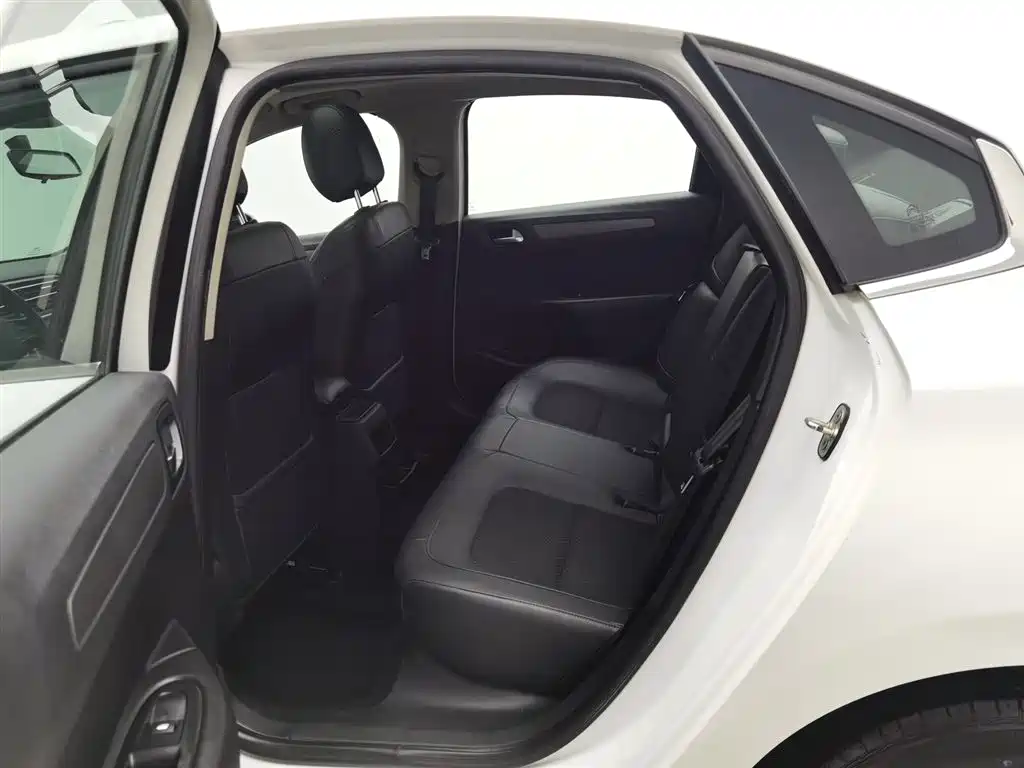 Citroen C4 2016 — фото 15