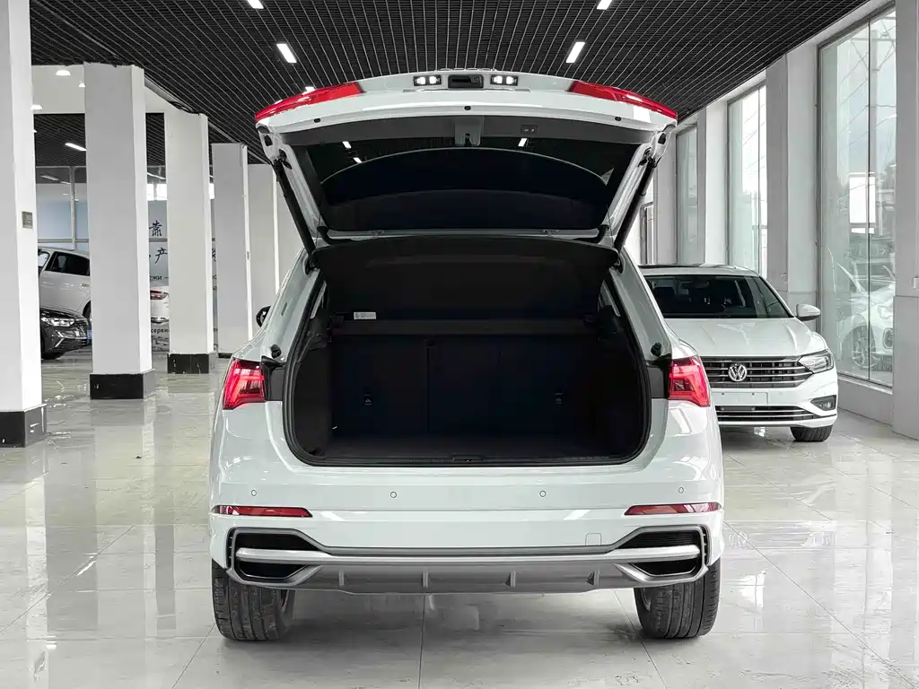 Audi Q3 2022 — фото 16