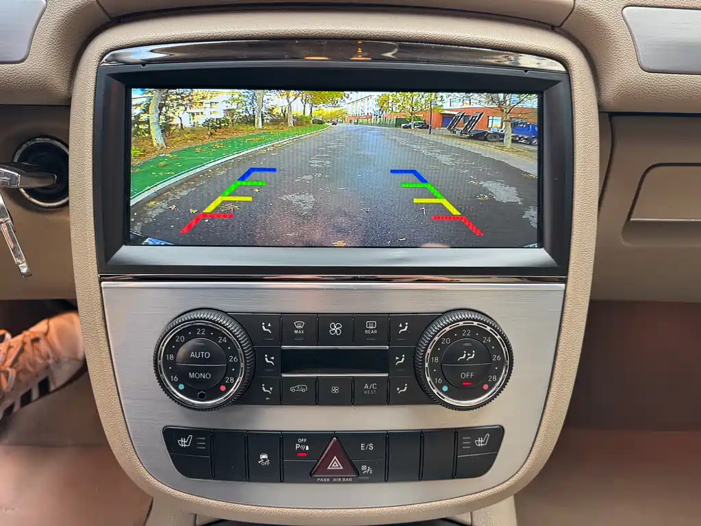 Mercedes-Benz R-Class 2014 — фото 20