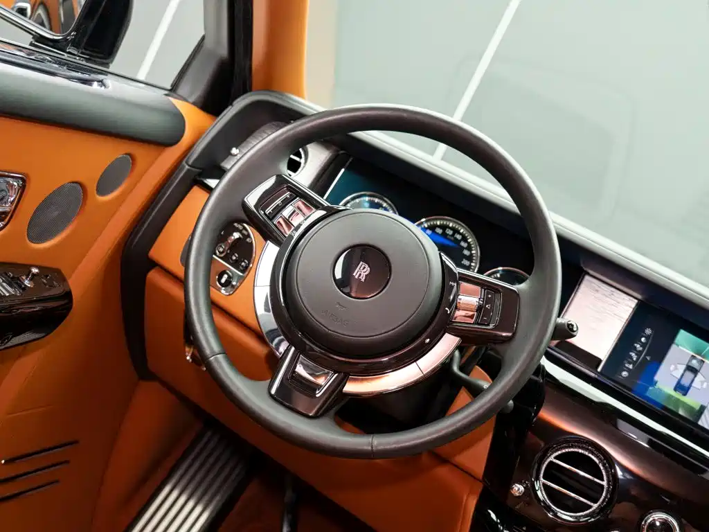 Rolls-Royce Phantom 2020 — фото 18