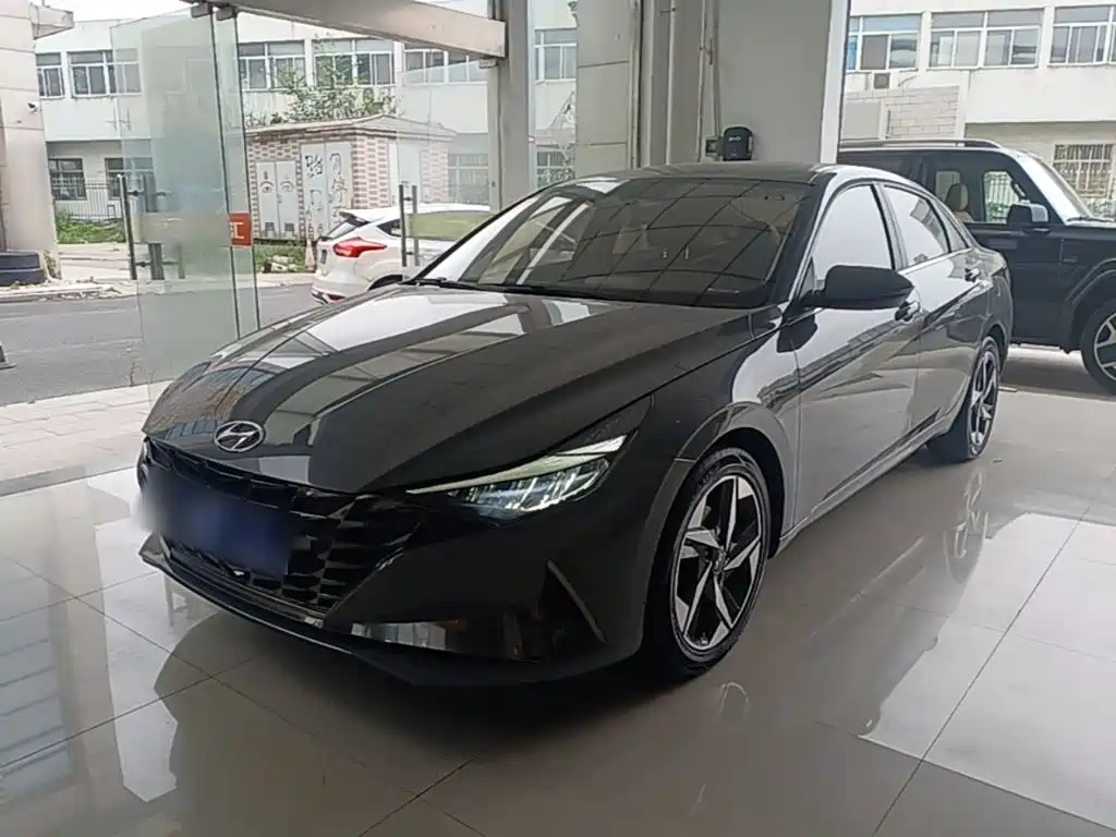 Hyundai Elantra 2021 — фото 2