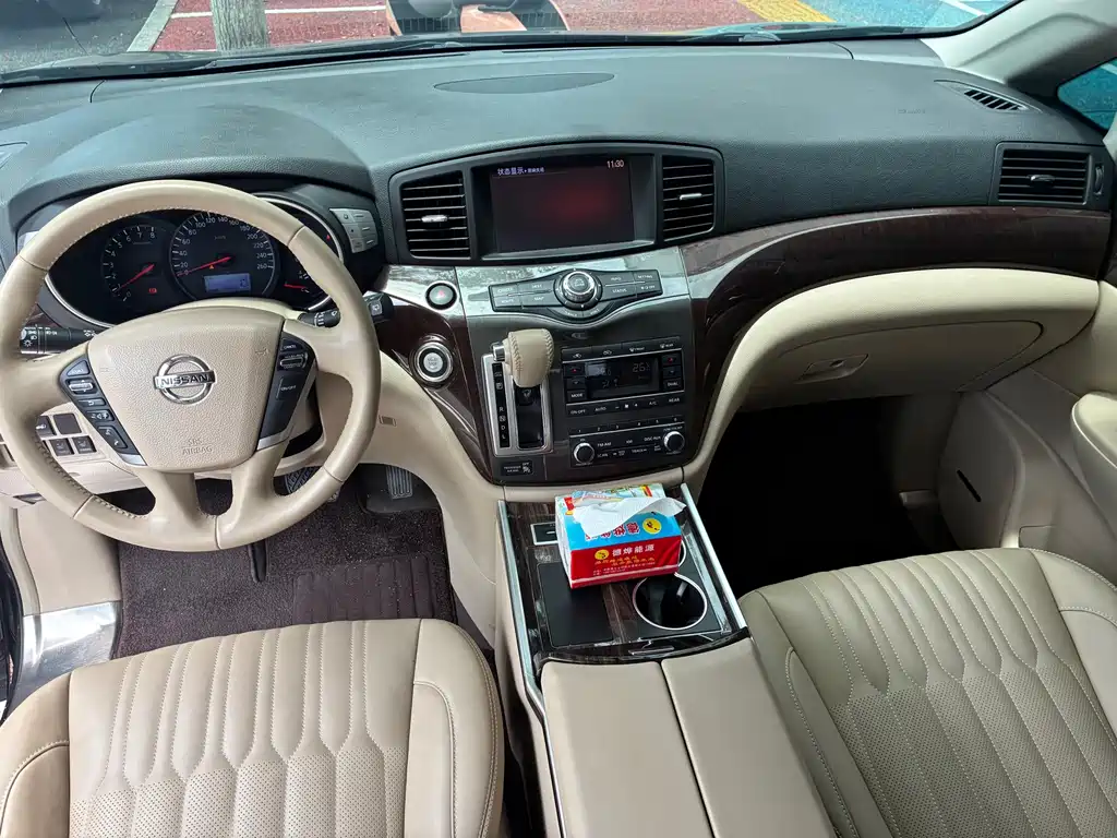 Nissan Quest 2015 — фото 9
