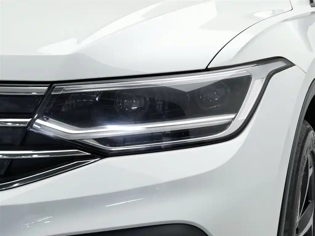 Volkswagen Tiguan L 2023 — фото 7