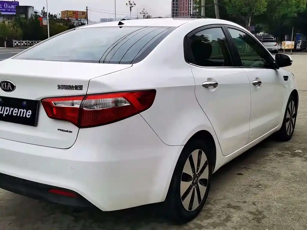 Kia K2 2015 — фото 4