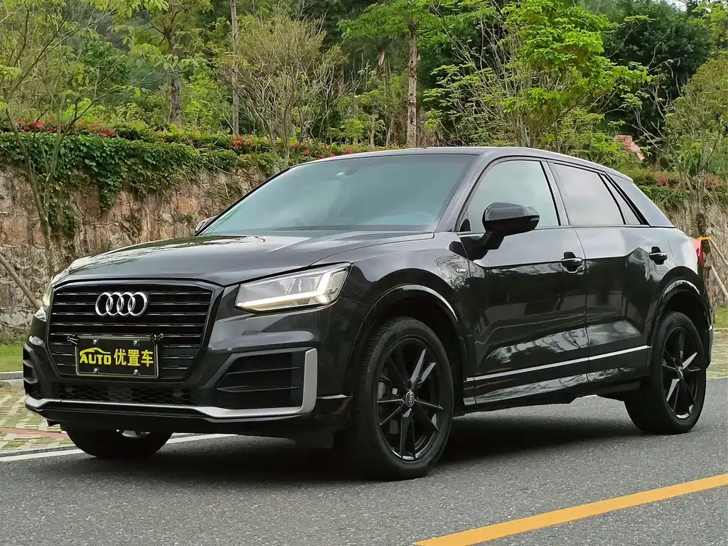 Audi Q2L 2021 — фото 1