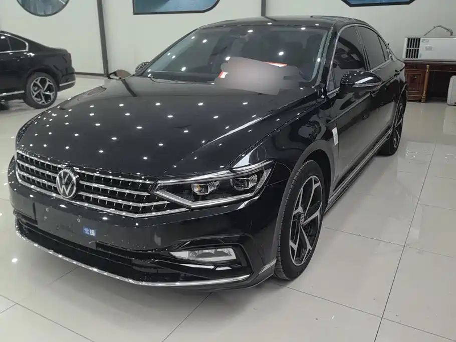 Volkswagen Magotan 2025