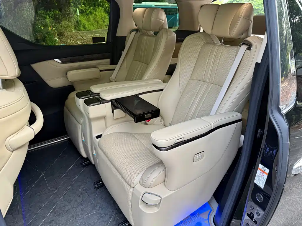 Toyota Alphard 2021 — фото 14