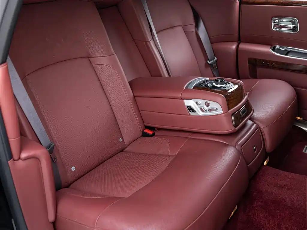 Rolls-Royce Ghost 2013 — фото 23