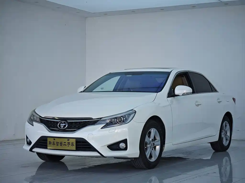 Toyota Reiz 2015 — фото 1