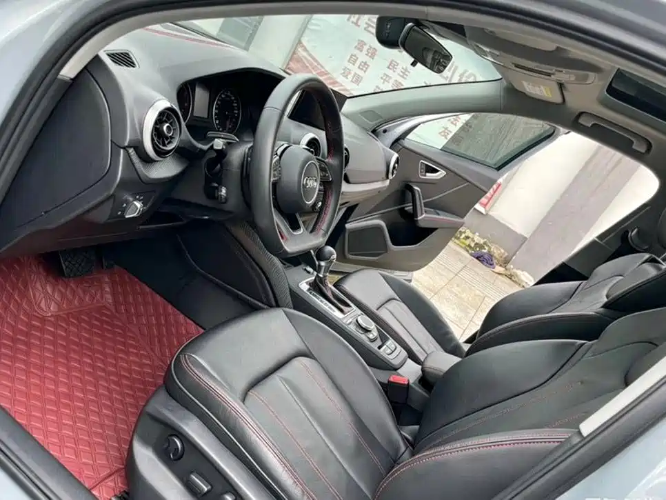 Audi Q2L 2023