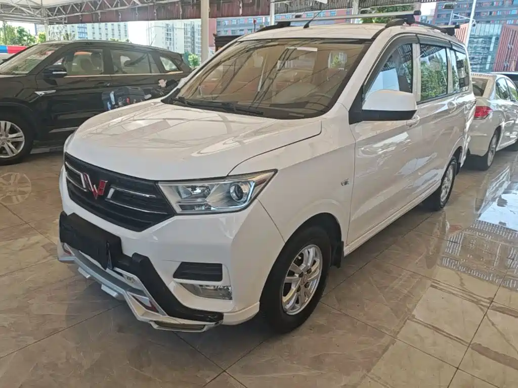 Wuling Hongguang 2020 — фото 1
