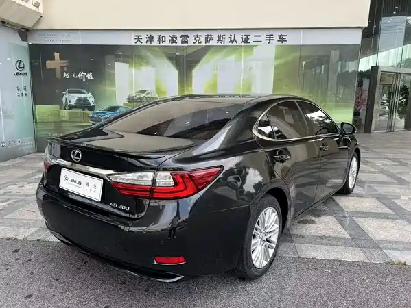 Lexus ES 2016
