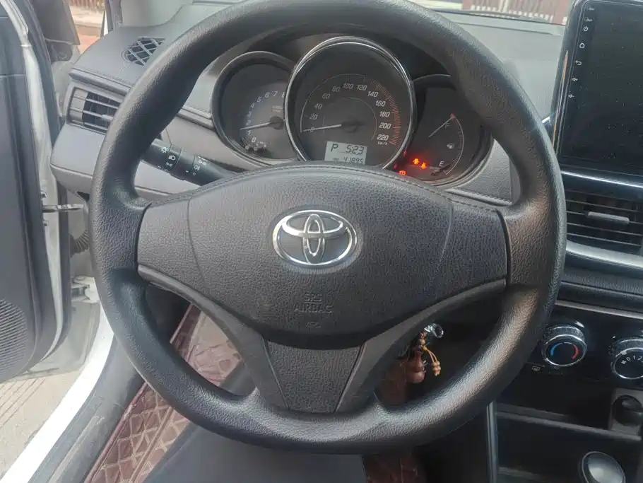 Toyota Yaris L 2021 — фото 15