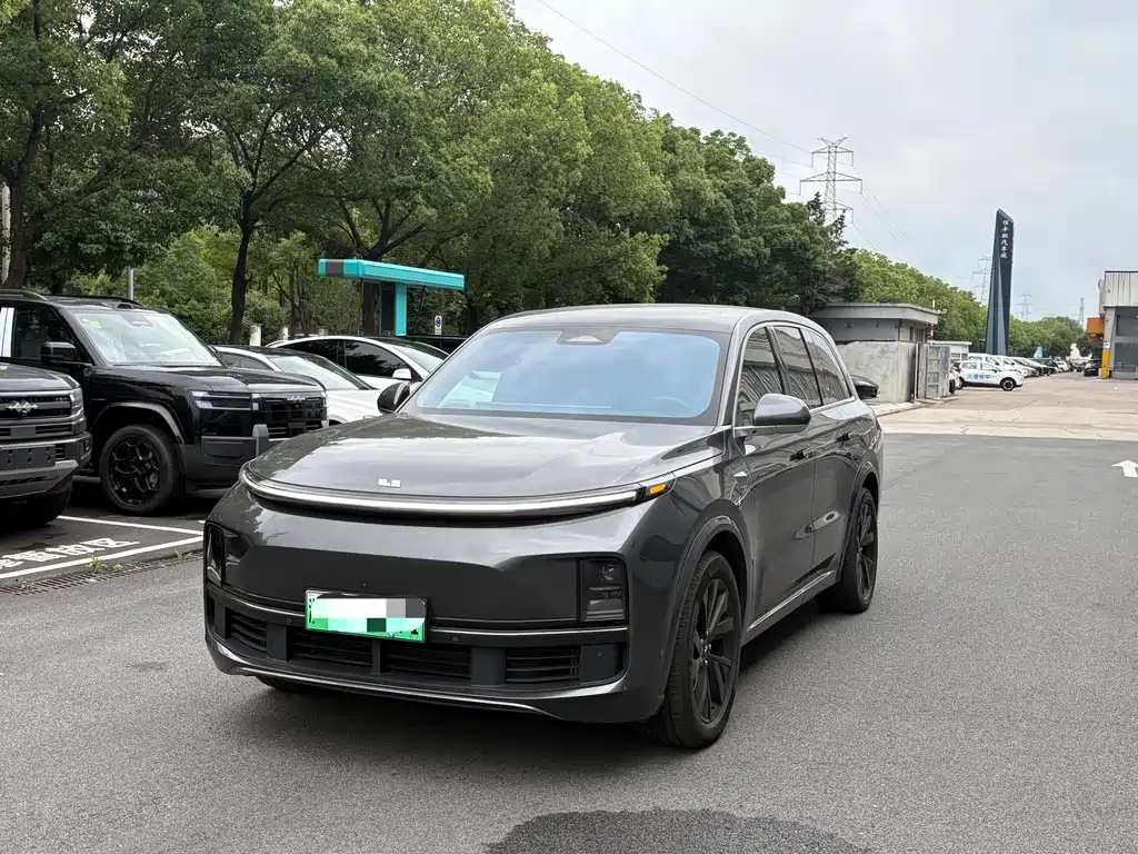 Li Auto Li L8 2025