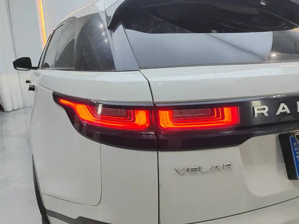 Land Rover Range Rover Velar 2017 — фото 19