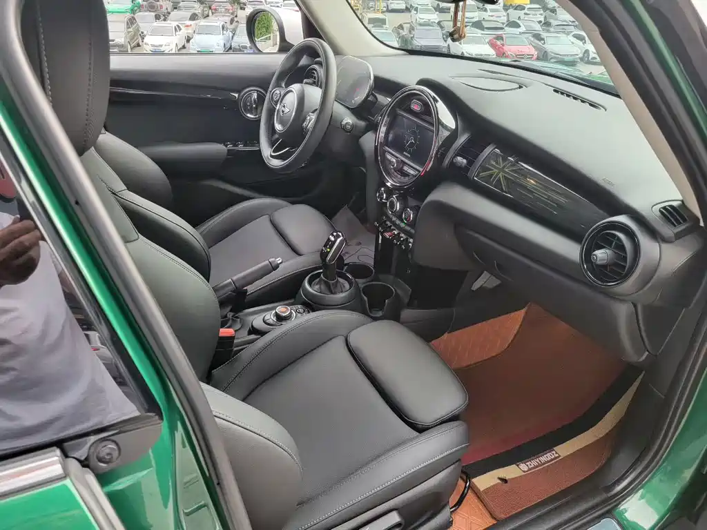 MINI MINI 2020