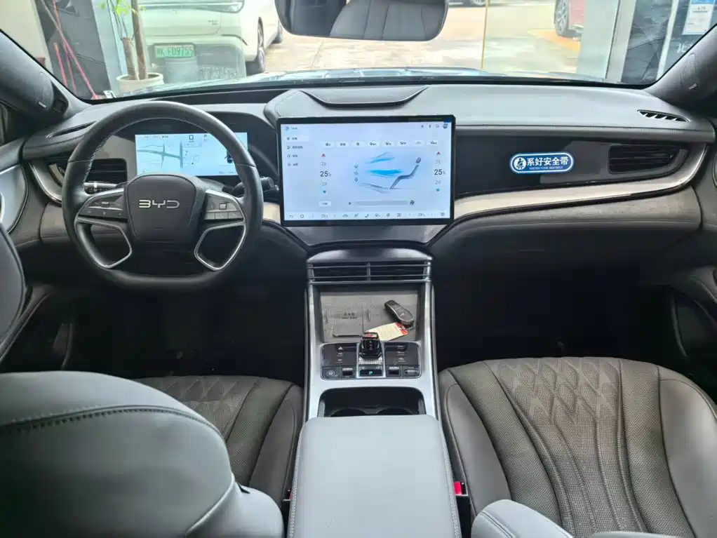 BYD Seal 07 DM-i 2025 — фото 14