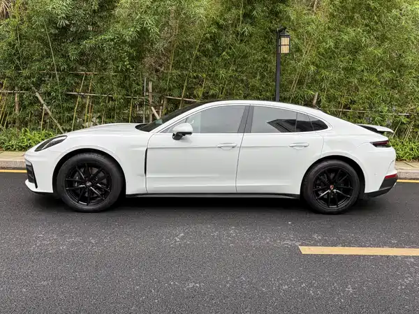 Porsche Panamera 2024