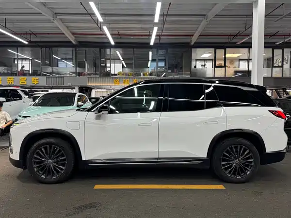 NIO ES8 2019