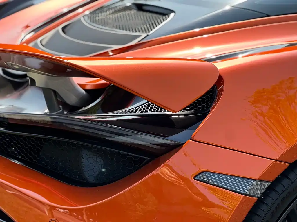 McLaren 720S 2019 — фото 16