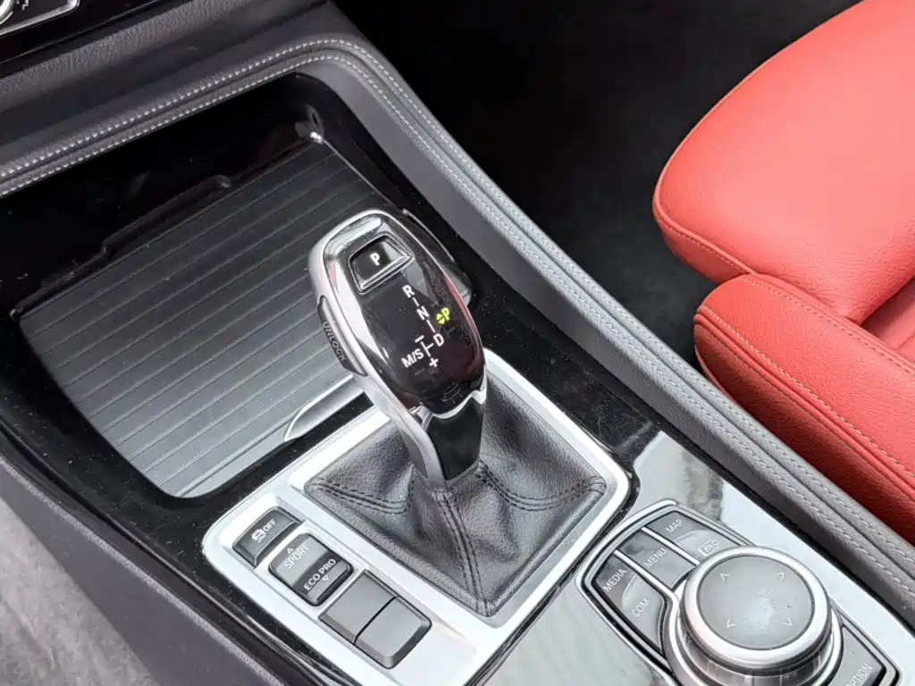 BMW 1 Series 2020 — фото 10