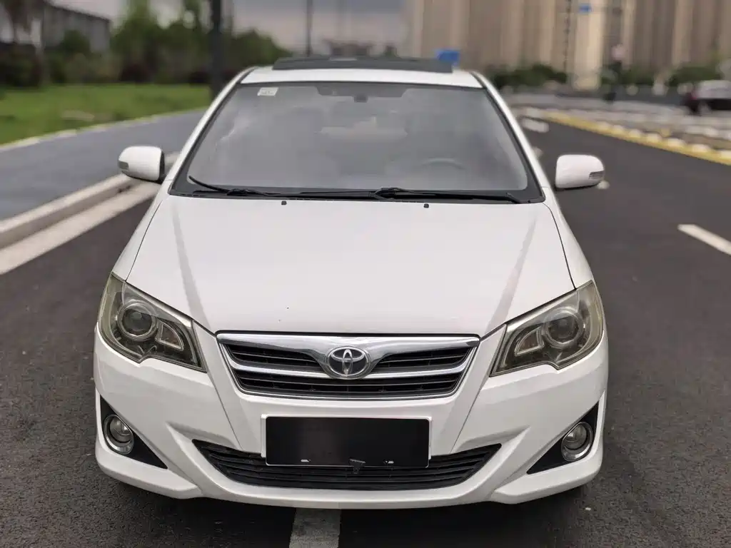 Toyota Corolla 2015 — фото 2